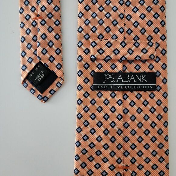 Jos A Banks Men's Necktie | Geometric/Diamond Pattern - Picture 2 of 5